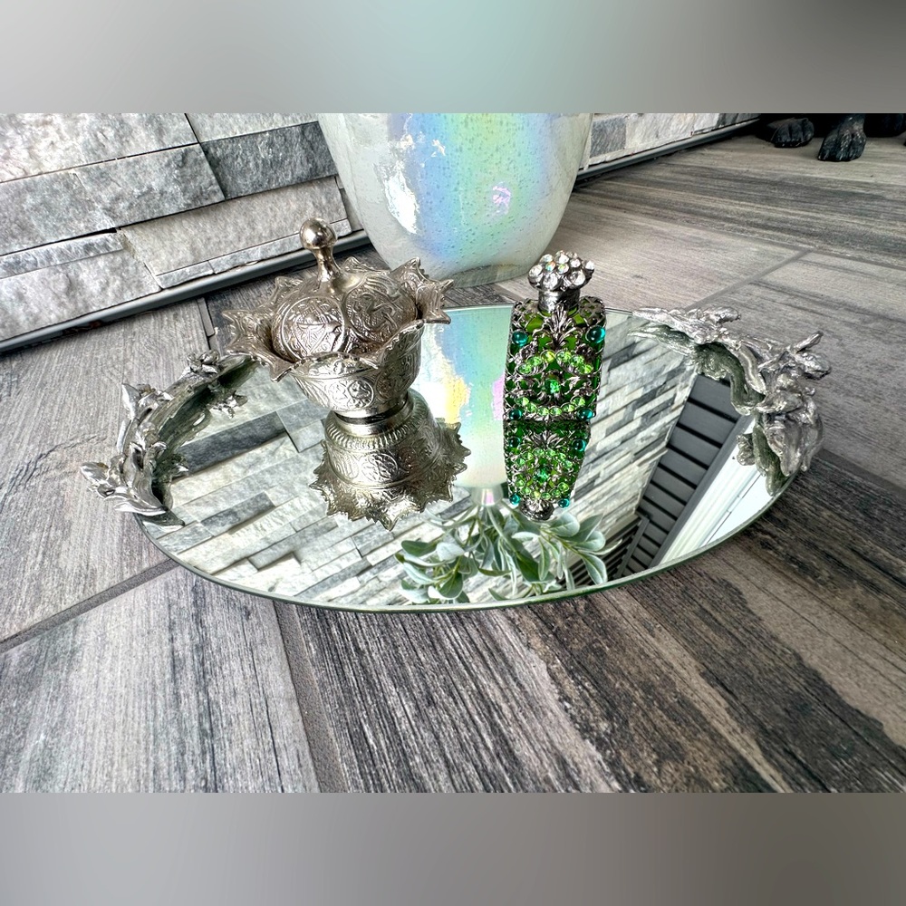 VNTG SilverFloral Rhinestone Oval Wall Vanity Mirror Tray Grandmillenial Decor
